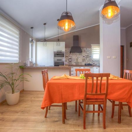 Diconi Apartment Pula Luaran gambar