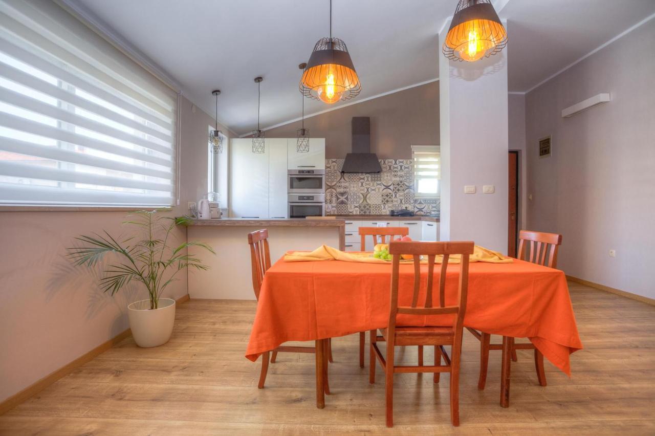 Diconi Apartment Pula Luaran gambar